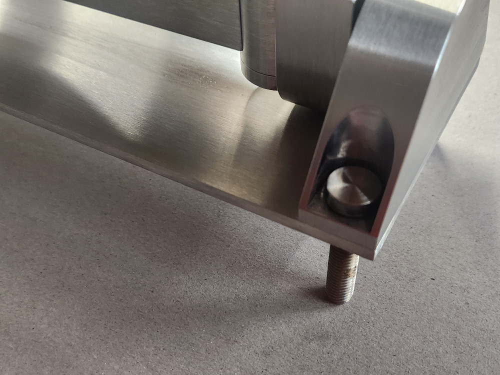 Sklopná sedátka do výtahů s úpravou antivandal: Odolné řešení pro frekventované prostory