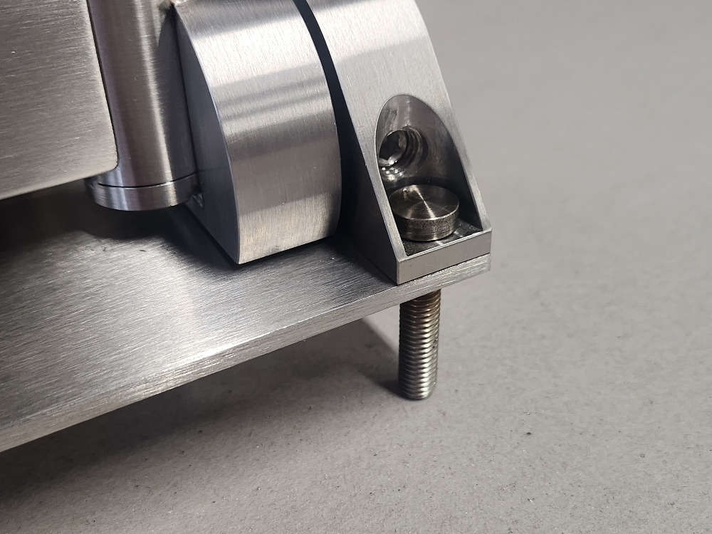 Sklopná sedátka do výtahů s úpravou antivandal: Odolné řešení pro frekventované prostory